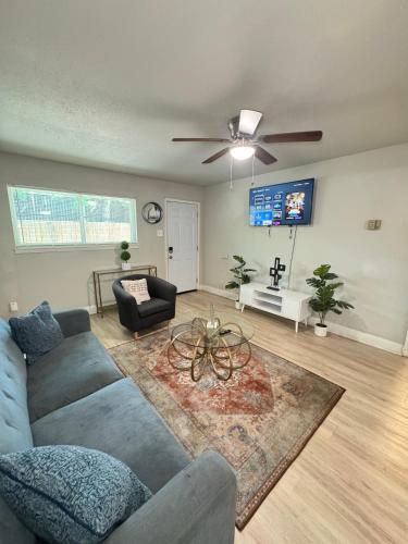 DT Dallas LUXE Urban Oasis 1BD Apt in Dallas, USA