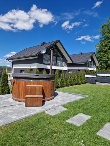Domy na Roztoczu Aleja Lipowa B,G,J,K Sauna Jacuzzi Kajaki