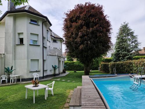 Accommodation in Carugo