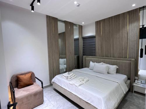 Suite, deluxe