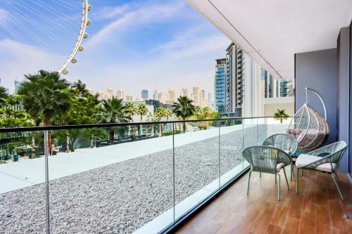 View, Livbnb - Upgraded 2BR, Near Shopping & Dining Hubs in Bluewaters Island