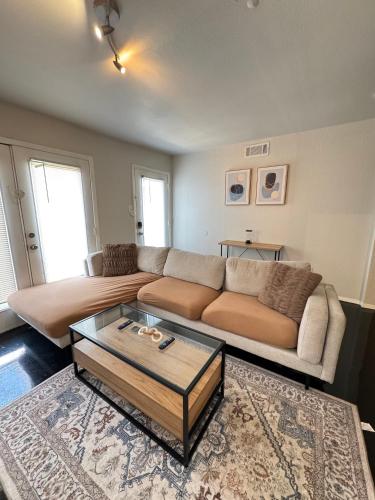 Downtown Dallas CHIC Style 1Bed Abode in Dallas, USA