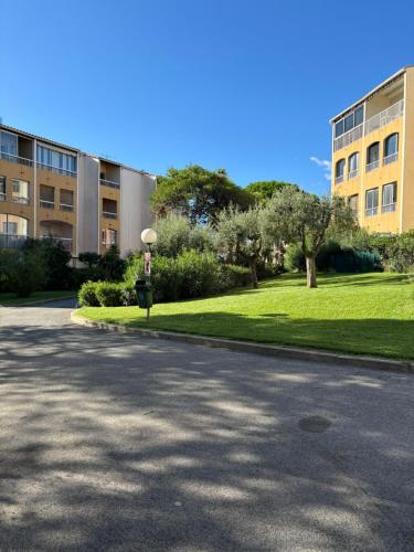 Kilátás, Bel Appartement T2 - Résidence Lagon Bleu - Piscine (Bel Appartement T2 - Residence Lagon Bleu - Piscine) in Frejus városközpont