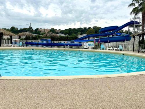 Aquapark, Varéa Mobil'home (Varea Mobil'home) in Cais