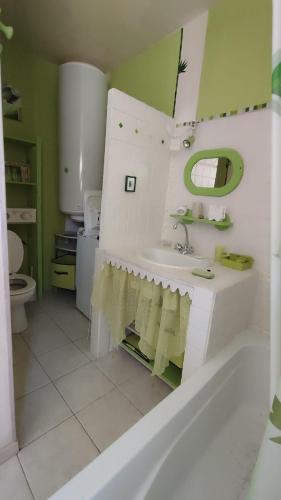 Vannas istaba, Le gîte du moulin (Le gite du moulin) in Thezan-des-Corbieres