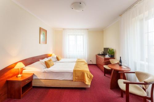 Superior Double or Twin Room with Mountain View