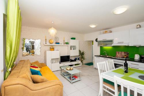 Apartment Dea - image 14