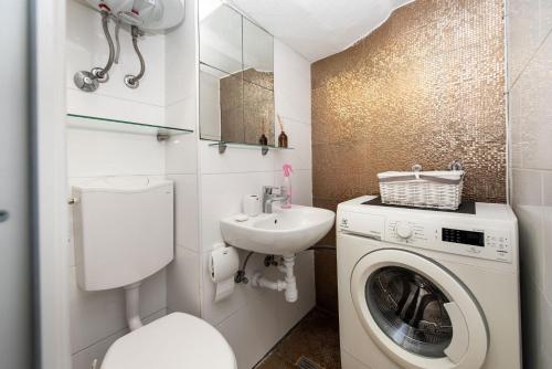 Apartment Dea - image 12