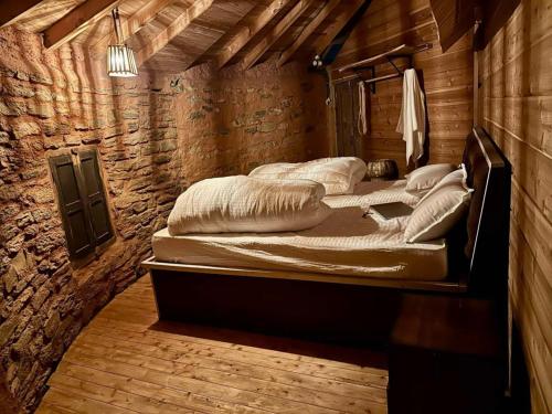 Damaru Roundhouse stay in Gharipatan