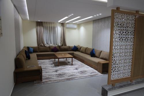 RESIDENCE CENTROSUIT in 라윤