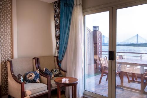 Wyposażenie, Nile Transport Hotel in Kair