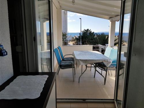 One-Bedroom Apartment with Balcony and Sea View image 10