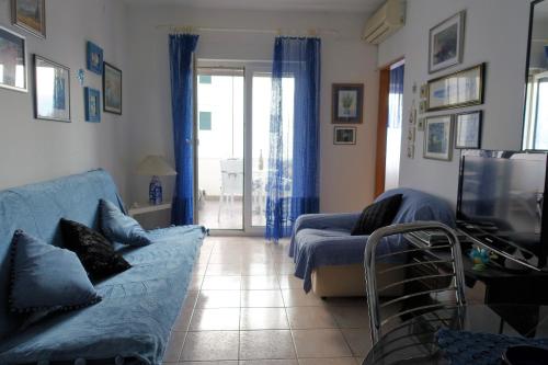 One-Bedroom Apartment with Balcony and Sea View image 10