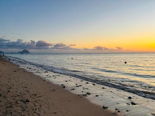 Ocean Views & Stunning Sunsets 1st-Floor Villa, Flic-en-Flac (fotografie 10)