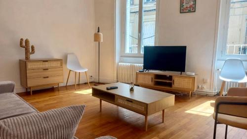 設施, Le sillage de Balthus in 歐坦