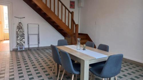 設施, Le sillage de Balthus in 歐坦