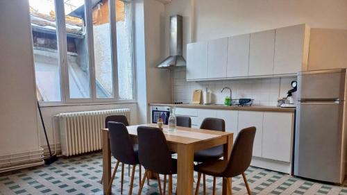 廚房, Le sillage de Balthus in 歐坦