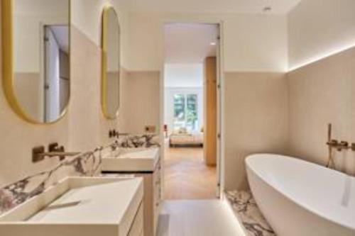 Sumptuous apartment with garden Arc de Triomphe - image 5