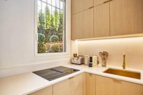 Sumptuous apartment with garden Arc de Triomphe - image 10