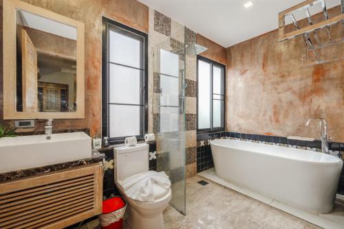 room detail thumbnail 2