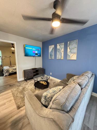 DT Dallas COZY Urban Escape 1BD1BA in Dallas, USA