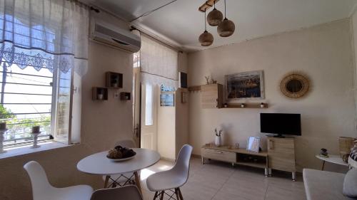 Koplietošanas atpūtas telpa ar TV, CapeVerde in Loutraki Skopelosa