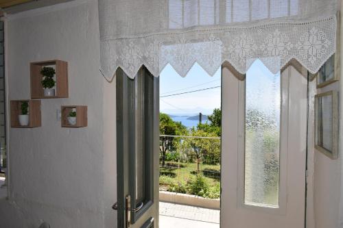 Apkārtne, CapeVerde in Loutraki Skopelosa
