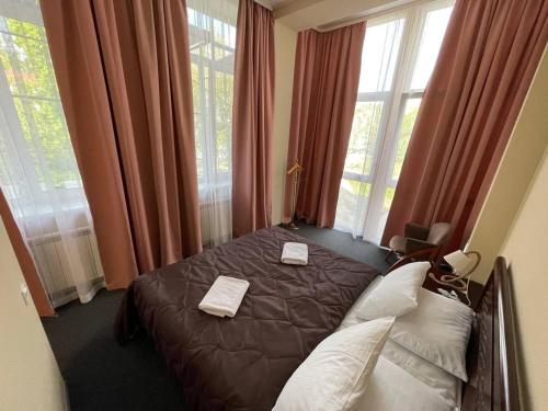 1 queen bed