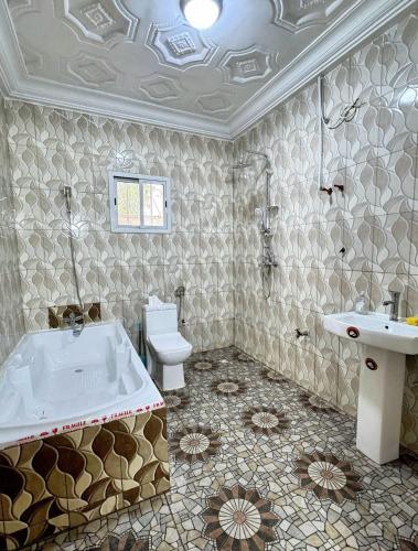 kopalnica, Paradise Holiday home in Yundum