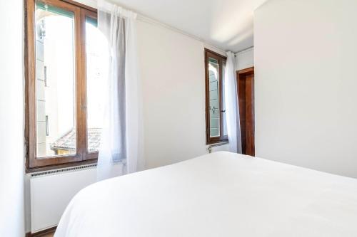 Torre dell'orologio Apartment by Bricola Apartments - image 10