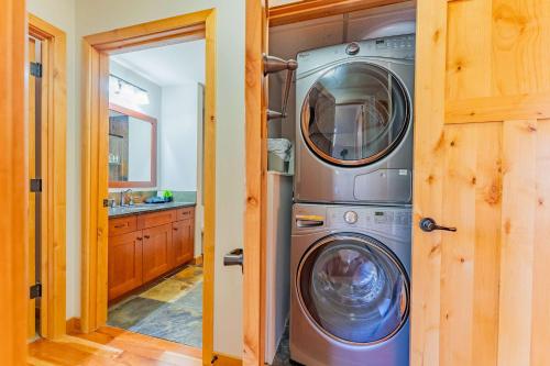 Apartment image 10