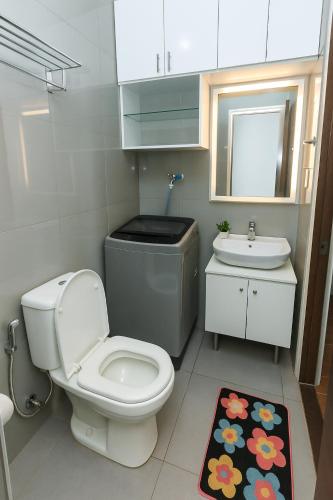 Metro mood haven Makati relax recharge repeat 1765, Manila