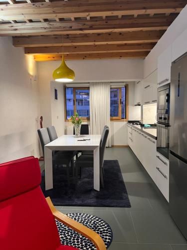 One-Bedroom Apartment image 4