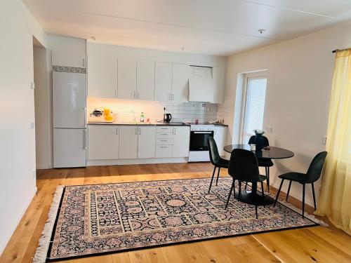 Awesome home in Бро