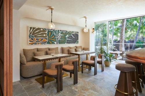 Courtyard by Marriott Waikiki Beach - image 10