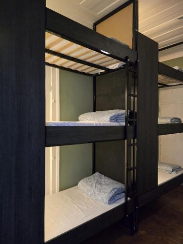 Bed in 6-Bed Mixed Dormitory Room image 10