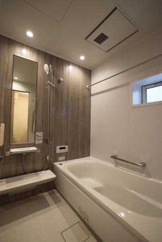 room detail thumbnail 2