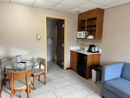 South Shore Inn - image 14
