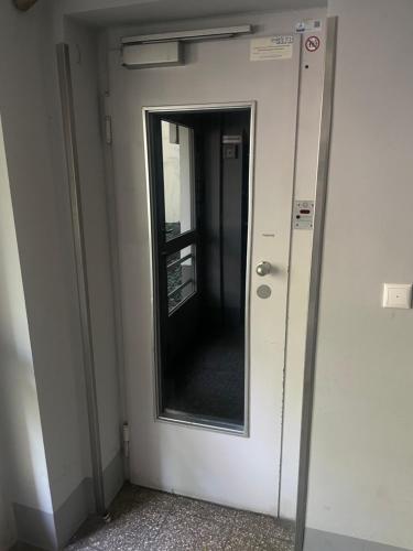 Kurfürstendamm quiet 1,5 room apartment near Ludwig Kirch Platz, Berlín (foto 3)