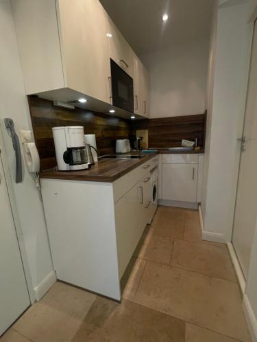 Kurfürstendamm quiet 1,5 room apartment near Ludwig Kirch Platz, Berlín (foto 10)