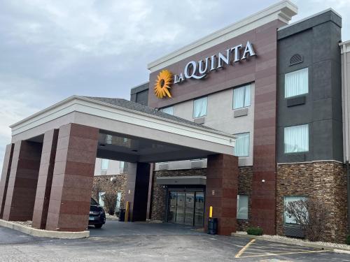La Quinta Inn & Suits by Wyndham Pontoon Beach IL in Pontoon Beach, USA