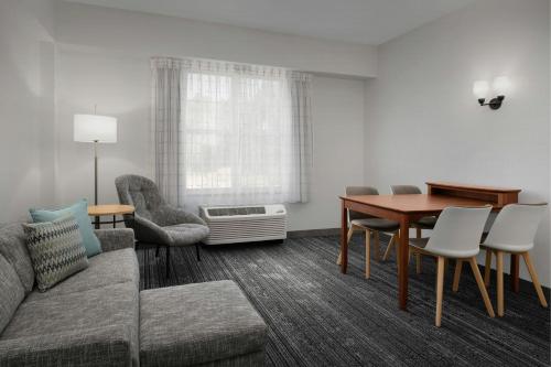 One-Bedroom Suite