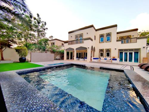 Signature 7-bedroom Villa Marina, Dubai