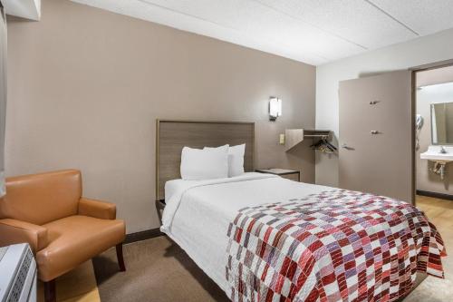 Red Roof Inn Tinton Falls-Jersey Shore - image 11