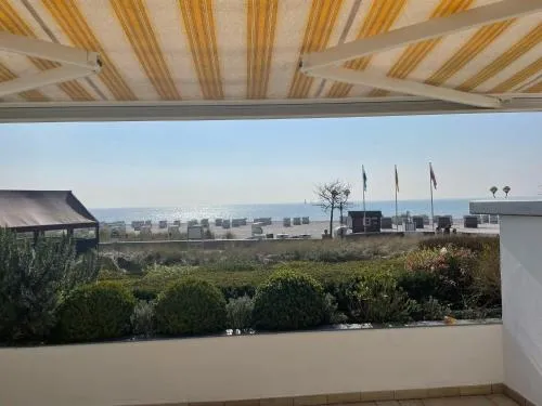 Miramar Terrasse am Meer in Grömitz, Deutschland