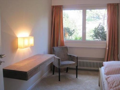  Schönes, exklusives Apartment, direkt am Luganersee, modernes Interieur, Außenpool in Maroggia