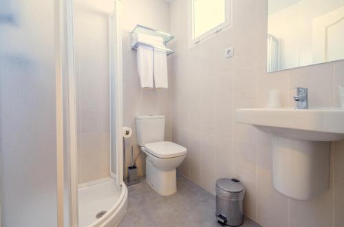 Family Room image 10