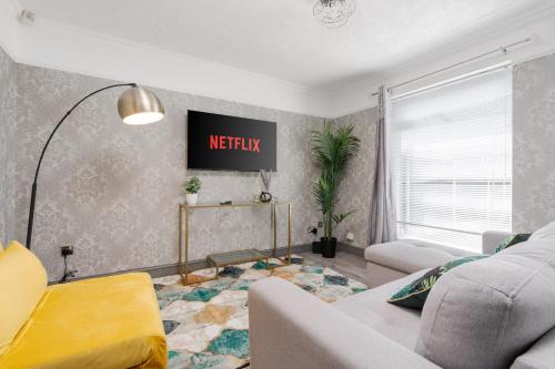 Boutique 3bd Opposite Etihad & Coop - Free Parking - Pool Table gîte à louer Eastlands