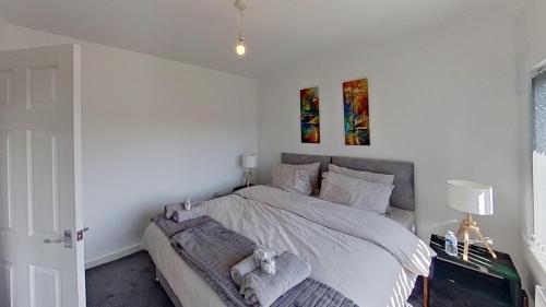Stylish 3-Bed house NEC-JLR-Airport-HS2-Driveway, Birmingham (photo 2)