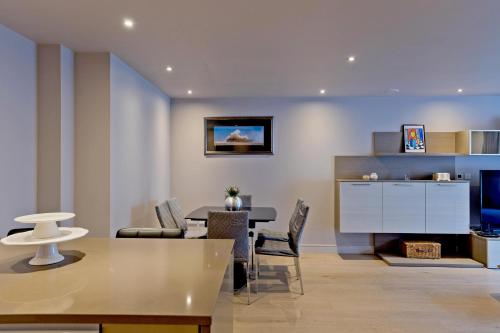 Modern Apartment 2BR AC Chelsea Creek, Londýn